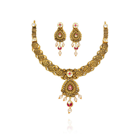 Majestic Glow of Golden Essence Gold Necklace Set