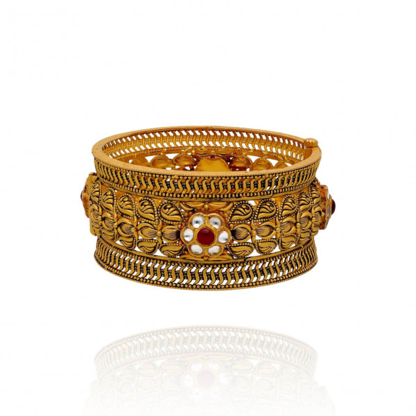 Embrace Luxury with Exquisite Gold Kadas