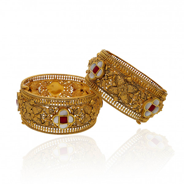 Majestic Allure Gold Bangles of Divine Craftsmanship