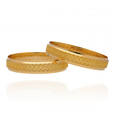 Golden Horizon: Bangles Crafted with an Essence of Royalty