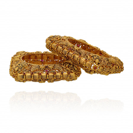 Golden Serenity A Dreamlike Collection of Exquisite Bangles