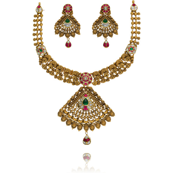 Eternal Elegance The Gold Necklace