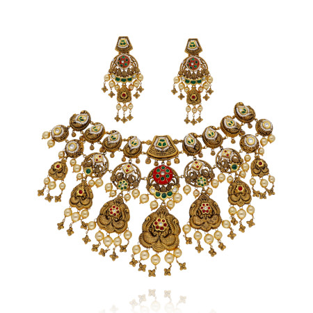 Opulent Shine Gold Necklace Set