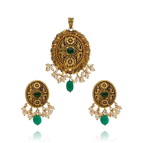 Touch of Tradition Elegant Gold Antique Pendant Set