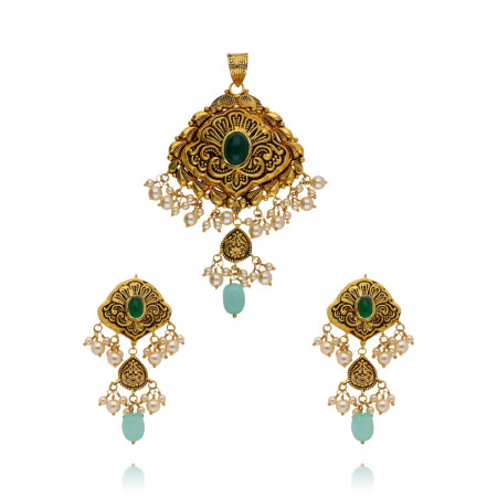 Glimmering Antique Gold Pendant Set