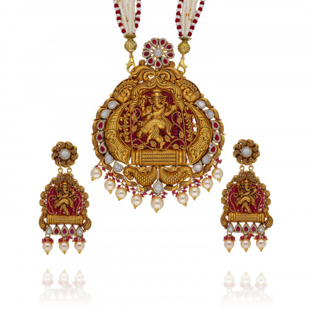 Divine Grace Gold Ganesh Pendant Set for Spiritual Elegance