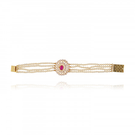 Sophisticated Gold Bracelet for All Occasions