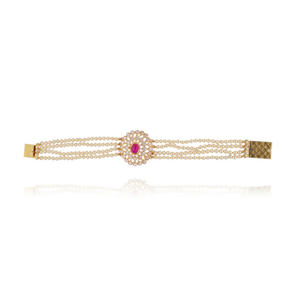 Sophisticated Gold Bracelet for All Occasions