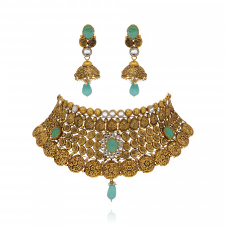 Royal Elegance Gold Choker for Timeless Sophistication