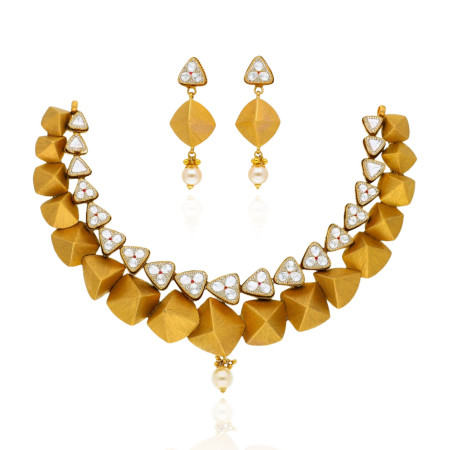 Velvet Shine Gold Necklace Set