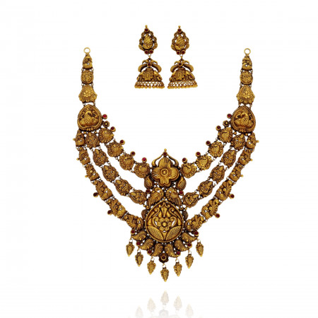 Exquisite Gold Set of Sacred Elegance