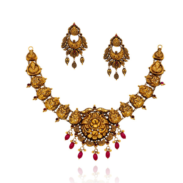 Kesarika Aura Gold Necklace Set