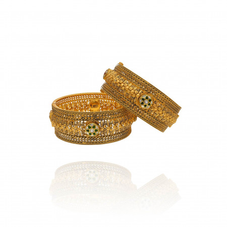 Golden Splendor Bangles That Bring Light to Your Look