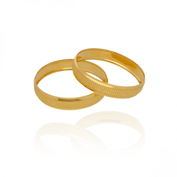 Aura of Gold Bangles Crafted for Elegance